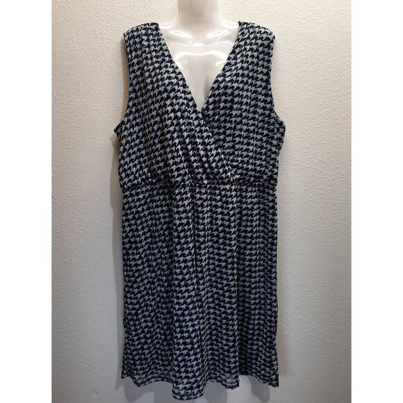 Lane Bryant Navy and Cream Design Dress l Size: 18/20 - Picture 11 of 13